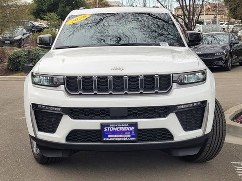 New 2026 Jeep Grand Cherokee Limited image 2