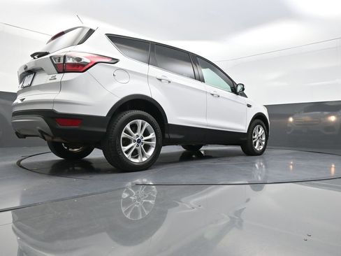 Used 2017 Ford Escape SE image 29