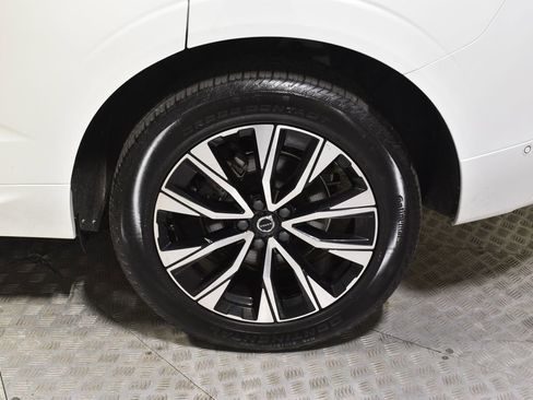 Used 2023 Volvo XC60 B5 Plus image 35