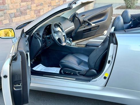 Used 2014 Lexus IS 250C w/ Luxury Package image 11