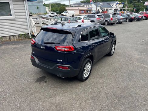 Used 2016 Jeep Cherokee Latitude w/ Cold Weather Group AWD/4WD image 6
