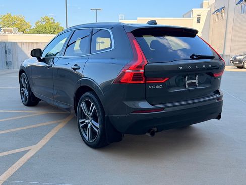 Used 2019 Volvo XC60 T5 Momentum w/ Premium Package FWD image 5