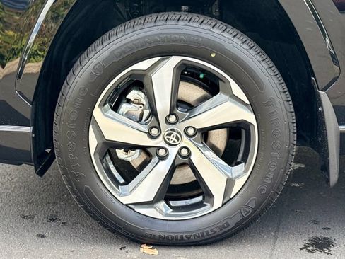 Certified 2024 Toyota RAV4 SE AWD/4WD image 9