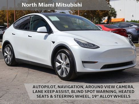 Used 2021 Tesla Model Y Long Range image 1
