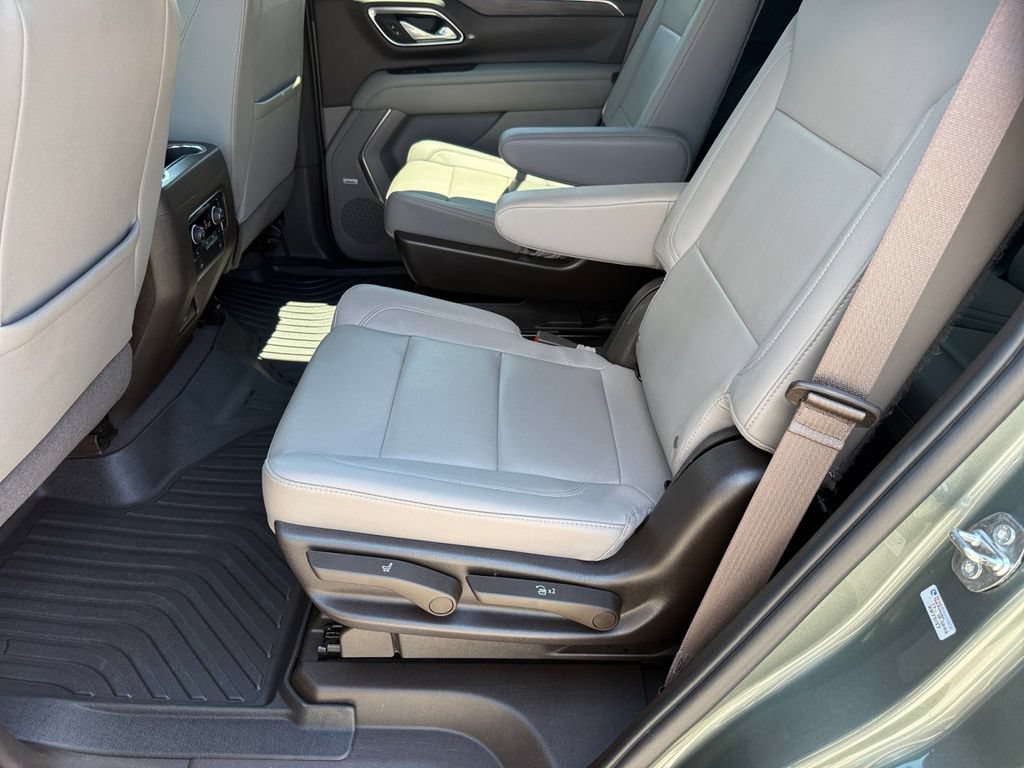 Used 2023 Chevrolet Tahoe Z71 w/ Luxury Package AWD/4WD image 11