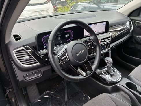 Used 2025 Kia Seltos S FWD image 35