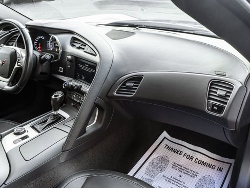 Used 2018 Chevrolet Corvette Stingray Coupe w/ Battery Protection Package image 12