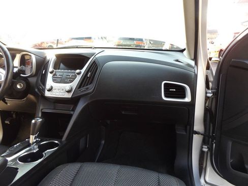 Used 2017 Chevrolet Equinox LT w/ Convenience Package FWD image 23