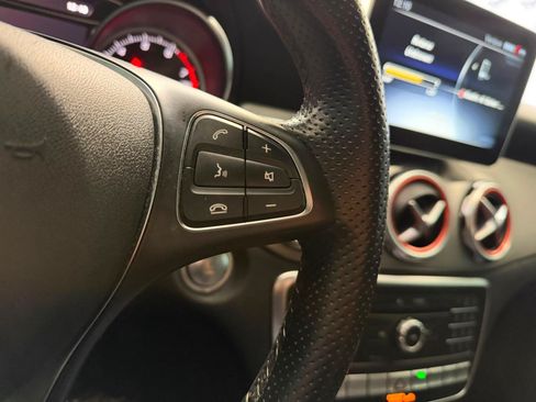 Used 2020 Mercedes-Benz GLA 250 4MATIC w/ Premium Package image 31