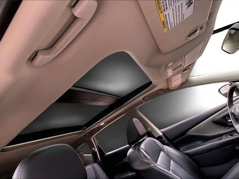 Used 2017 Nissan Murano Platinum w/ Platinum Technology Package image 19