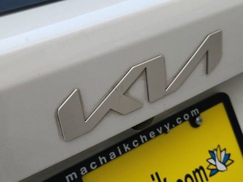 Used 2022 Kia Sorento LX image 28