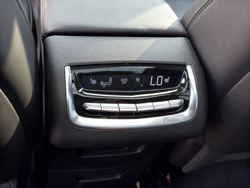 Used 2020 Cadillac XT6 Premium Luxury w/ Platinum Package AWD/4WD image 24