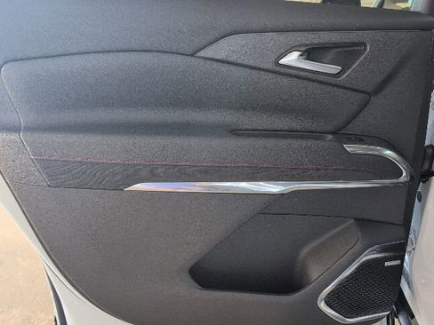 New 2026 Chevrolet Traverse RS w/ LPO, Floor Liner Package image 10