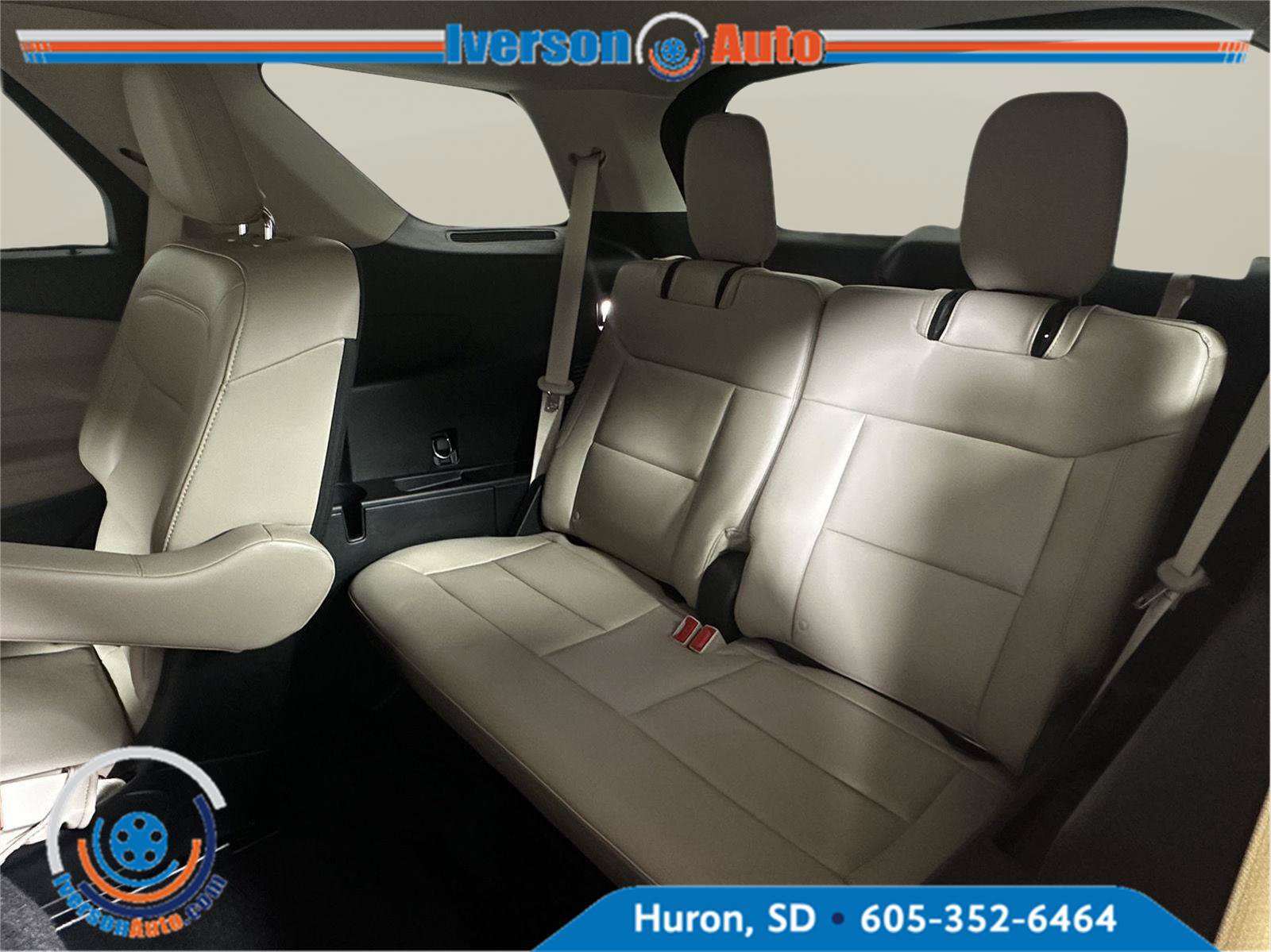 Used 2022 Ford Explorer XLT w/ Equipment Group 202A AWD/4WD image 23