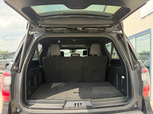 Used 2021 Ford Expedition Max Limited AWD/4WD image 19
