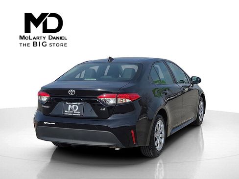 Used 2024 Toyota Corolla LE image 5