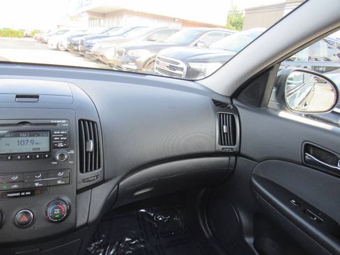 Used 2010 Hyundai Elantra SE w/ Popular Equipment Pkg 2 FWD image 28