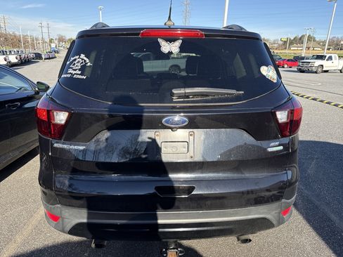 Used 2019 Ford Escape SE image 9