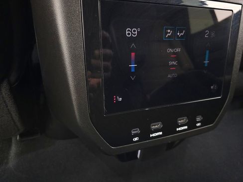 Used 2026 GMC Yukon Denali Ultimate AWD/4WD image 47