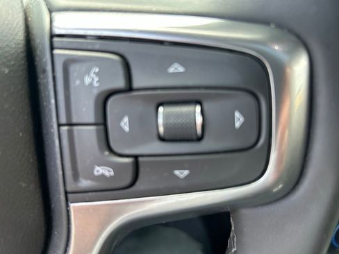 Used 2023 Chevrolet Suburban Z71 w/ Luxury Package AWD/4WD image 16