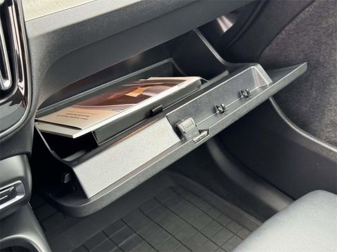 Certified 2023 Volvo XC40 B5 Plus w/ Protection Package Premier image 29