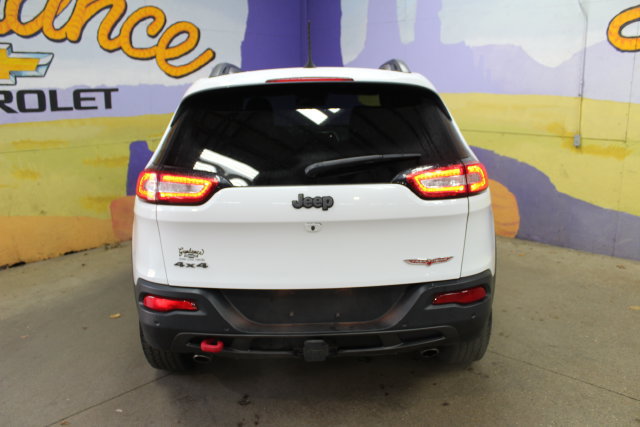 Used 2018 Jeep Cherokee Trailhawk AWD/4WD image 7