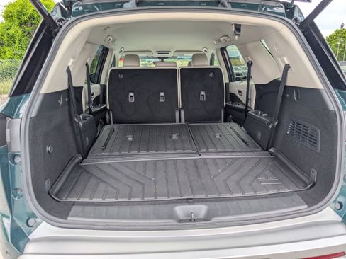 Used 2025 Nissan Pathfinder SL AWD/4WD image 22