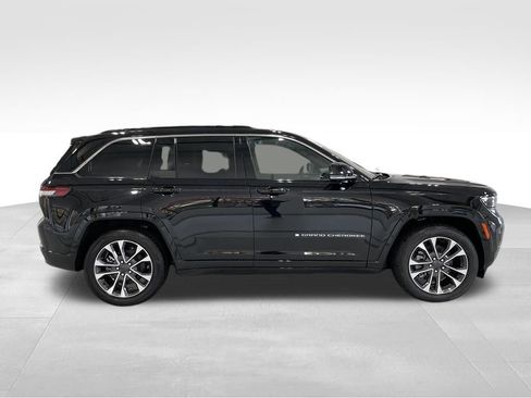 Used 2024 Jeep Grand Cherokee Overland w/ Advanced Protech Group III AWD/4WD image 3