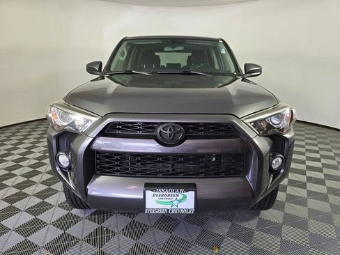 Used 2016 Toyota 4Runner SR5 AWD/4WD image 2