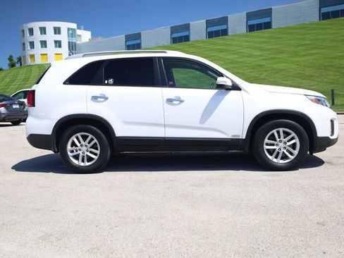 Used 2014 Kia Sorento LX AWD/4WD image 3