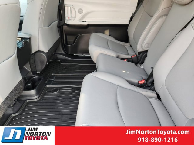New 2026 Toyota Sienna XLE FWD image 22