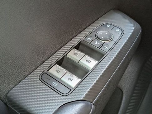 Used 2024 Mitsubishi Outlander SE image 27