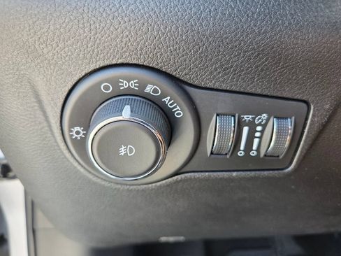 Used 2024 Jeep Compass Trailhawk AWD/4WD image 12