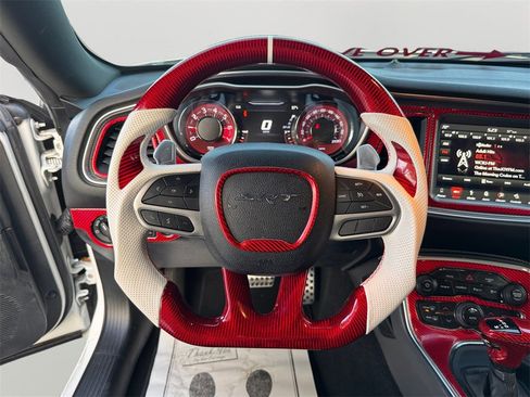 Used 2019 Dodge Challenger SRT Hellcat image 19