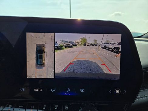 Used 2025 Chevrolet Blazer EV LT AWD/4WD image 21