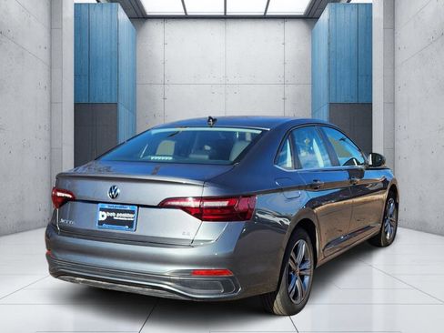 Used 2024 Volkswagen Jetta SE image 24