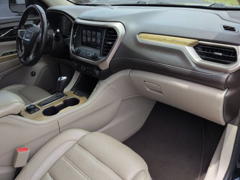 Used 2018 GMC Acadia Denali w/ Technology Package AWD/4WD image 30