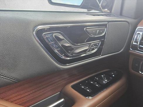 Used 2024 Lincoln Navigator Reserve image 27