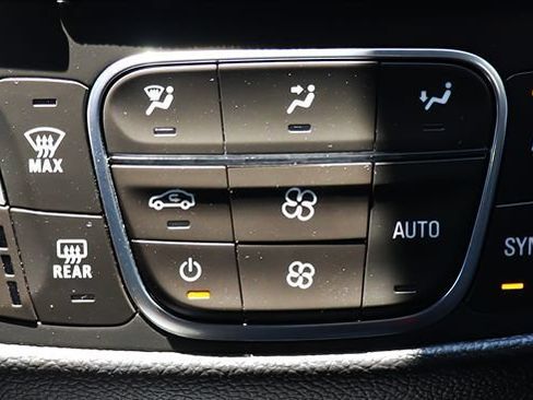 Used 2022 Chevrolet Equinox RS w/ RS Leather Package FWD image 46