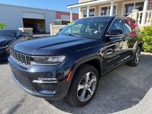 Used 2022 Jeep Grand Cherokee Limited 4xe AWD/4WD image 3
