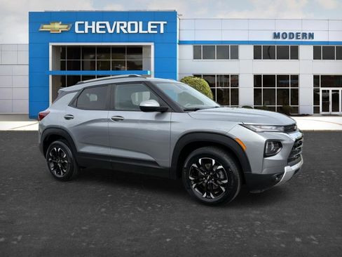 Used 2023 Chevrolet TrailBlazer LT w/ Convenience Package FWD image 6