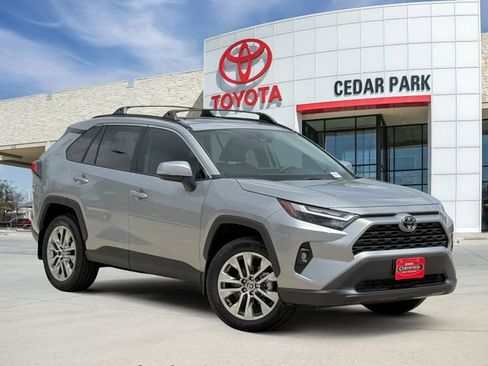 Used 2025 Toyota RAV4 XLE Premium image 1