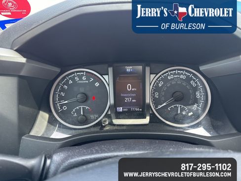 Used 2016 Toyota Tacoma Limited w/ Towing Package AWD/4WD image 12