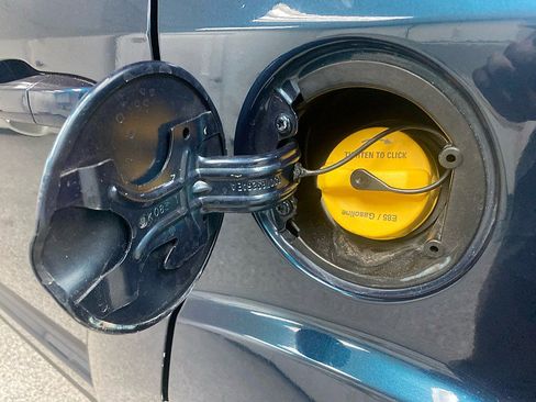 Used 2015 Dodge Journey SXT w/ Flexible Seating Group image 12