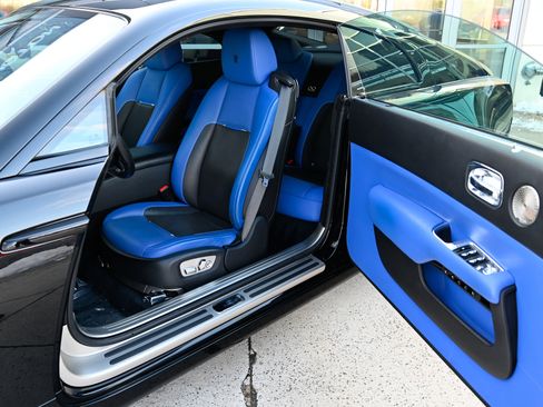 Used 2017 Rolls-Royce Wraith image 14