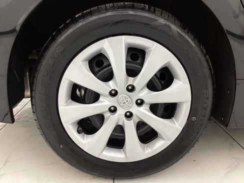 Used 2022 Toyota Corolla LE FWD image 45