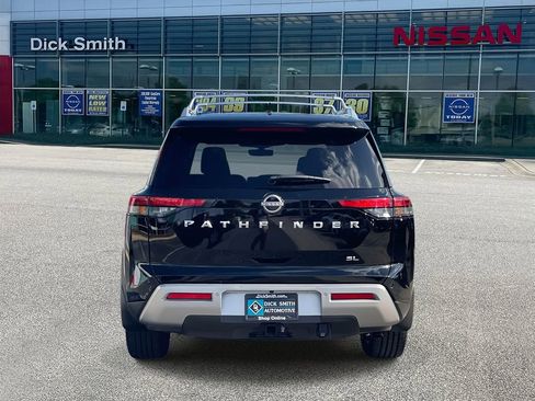 Used 2024 Nissan Pathfinder SL w/ SL Premium Package image 5