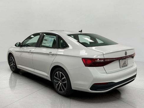 New 2025 Volkswagen Jetta SE image 6