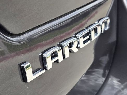 Used 2023 Jeep Grand Cherokee Laredo w/ Luxury Tech Group I AWD/4WD image 12