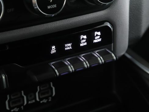 Used 2022 RAM 1500 Laramie w/ Sport Appearance Package image 14